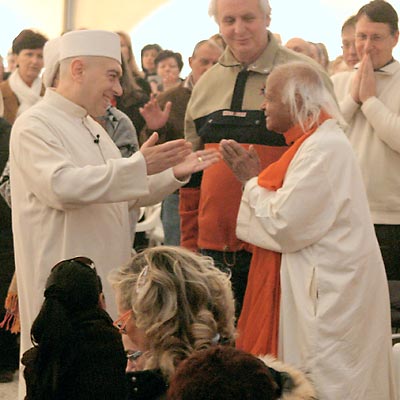 Father Anthony Elenjimittam at Swami Roberto’s Darshan